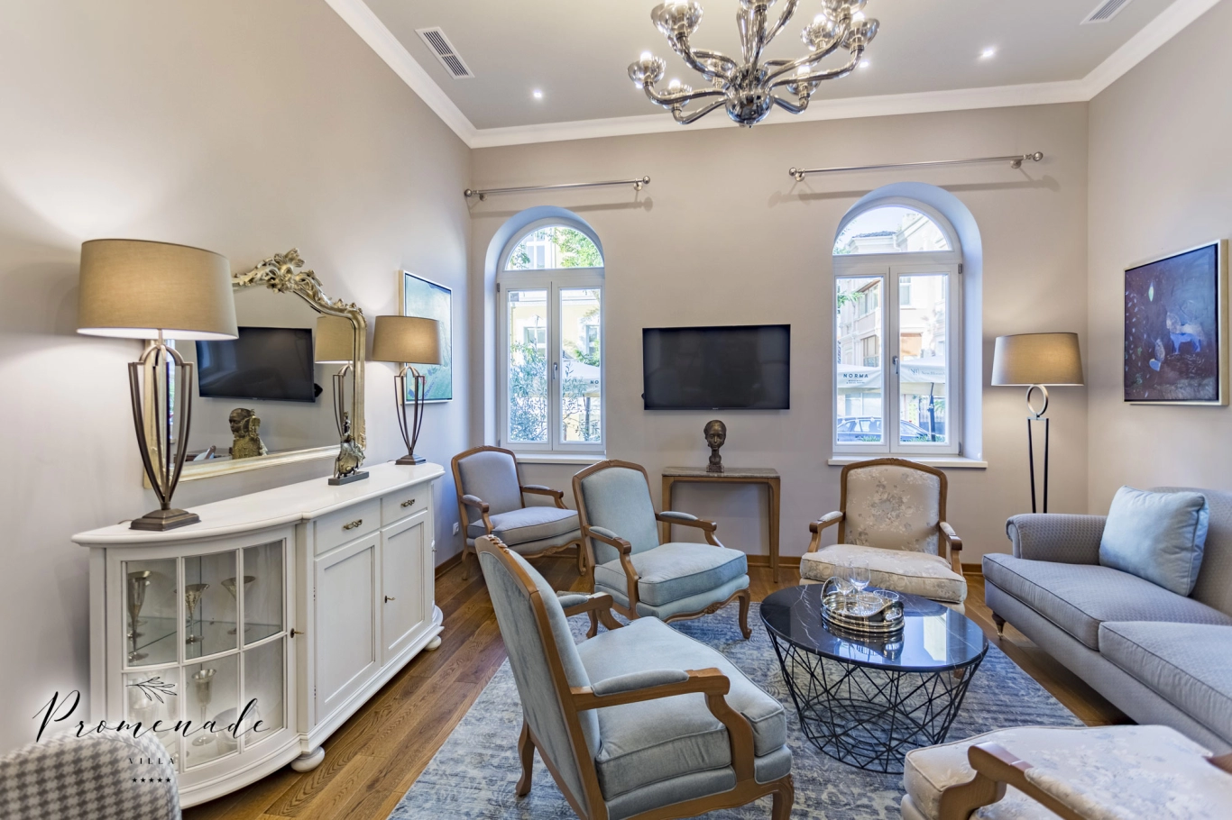 Хотел резиденс "Променаде" 5* и вила “Променаде” 5* са вдъхновени от магическата романтична красота на стила „Ар Нуво“