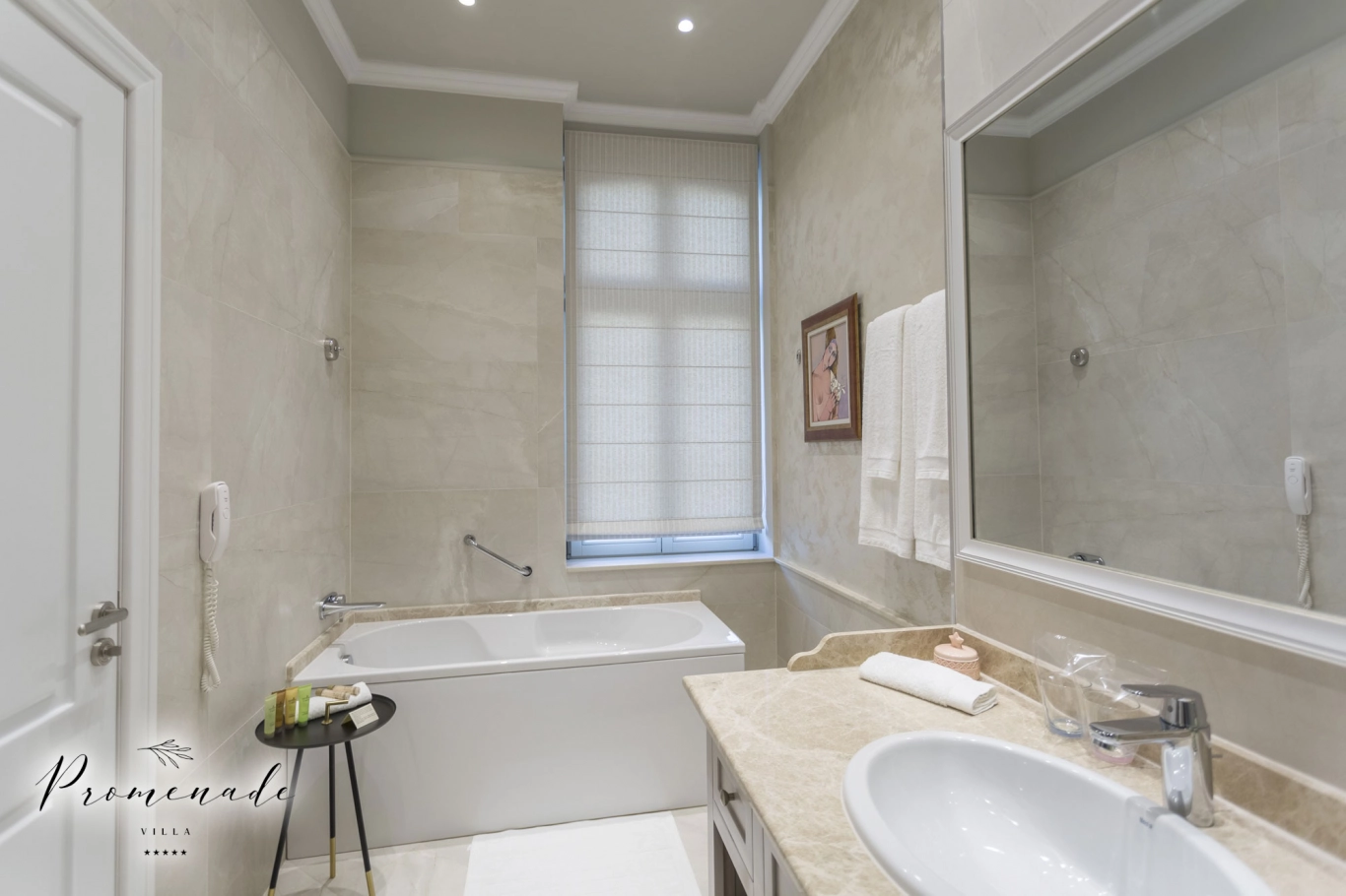 Студио Делукс с изглед към града