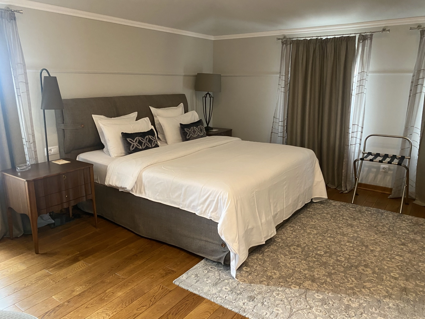 Стая Делукс с изглед към града