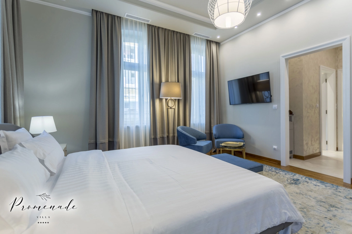 Студио Делукс с изглед към града