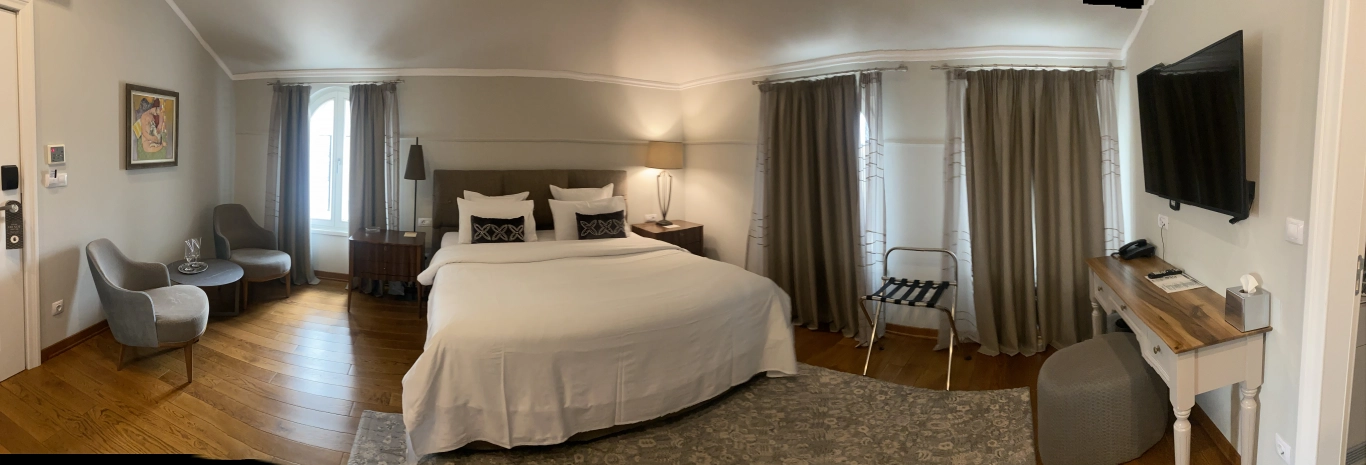 Стая Делукс с изглед към града